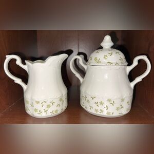 J&G Meakin Sterling Colonial Forget Me Not Creamer‎ & Sugar Bowl Green